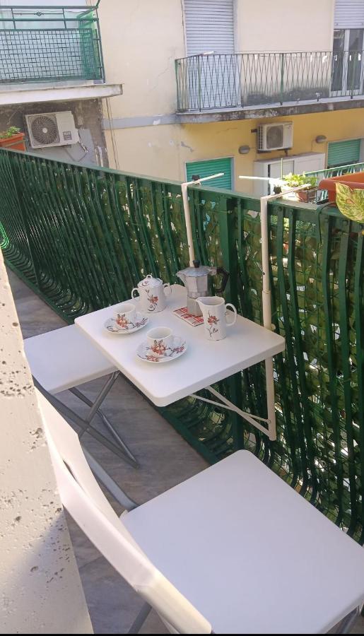 Il Dubbio Ai Quartieri Spagnoli Napoli Bagian luar foto