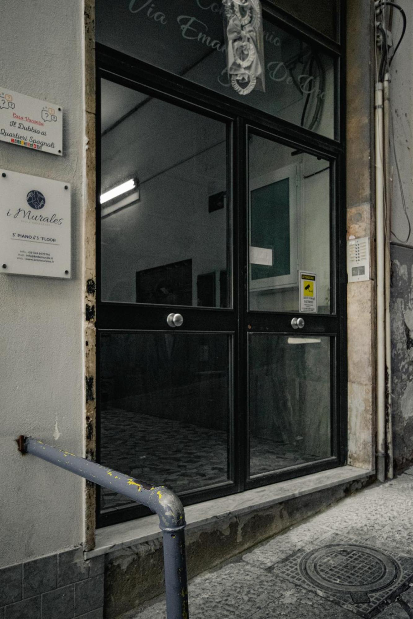 Il Dubbio Ai Quartieri Spagnoli Napoli Bagian luar foto